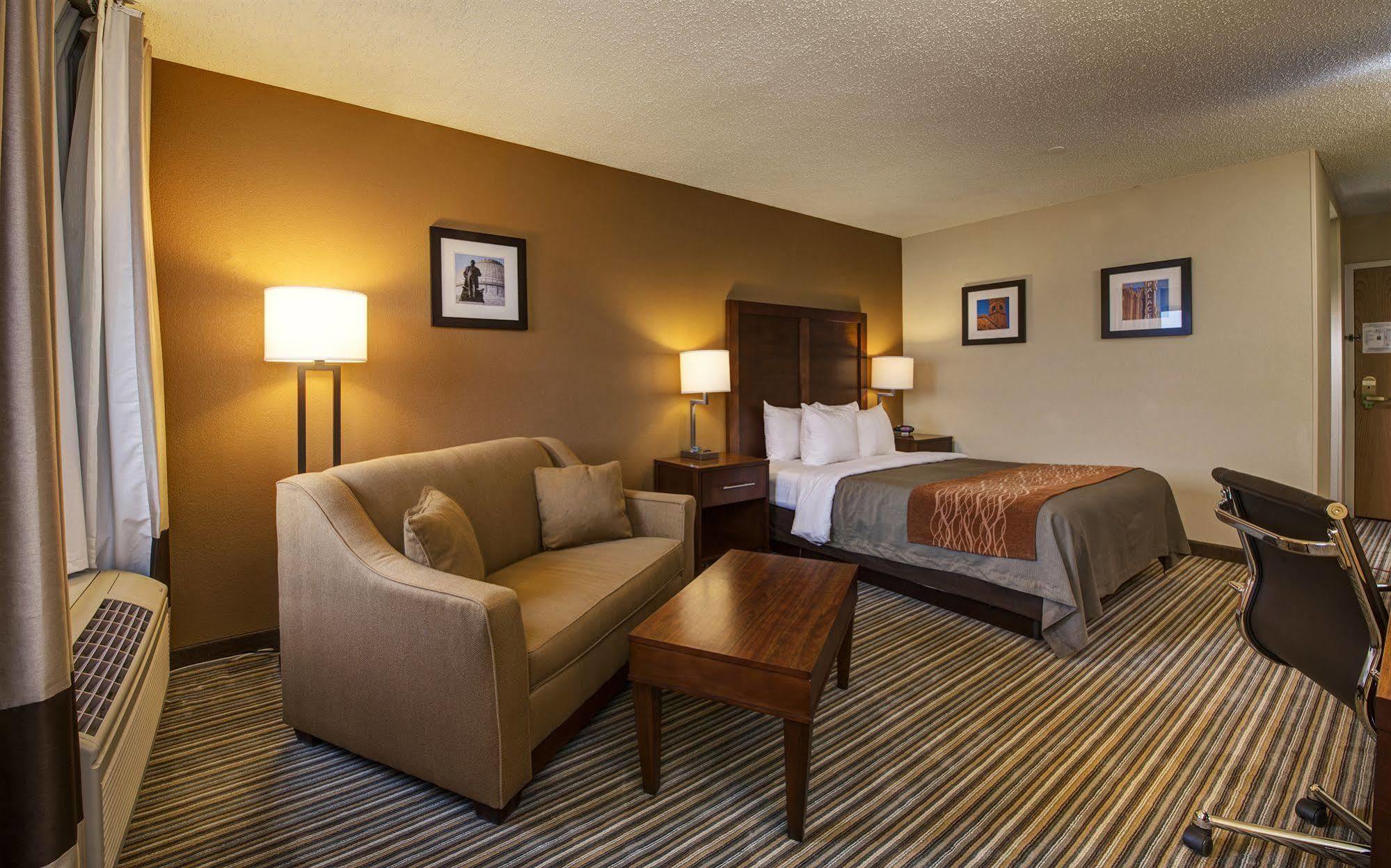 Comfort Inn - Hall Of Fame Canton Eksteriør billede