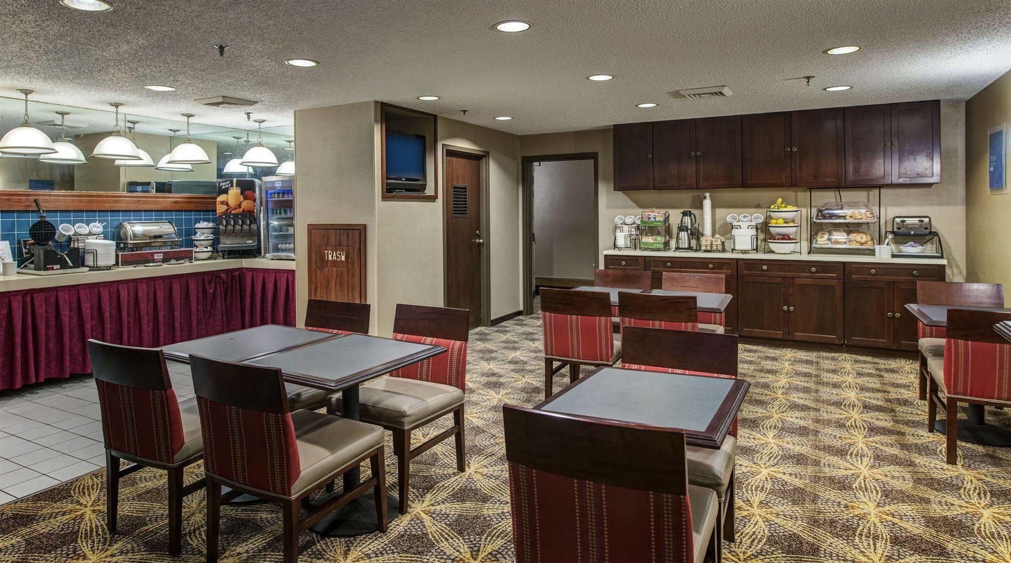 Comfort Inn - Hall Of Fame Canton Eksteriør billede
